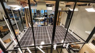 RTU tiek testēta inovācija saules paneļu dzesēšanai