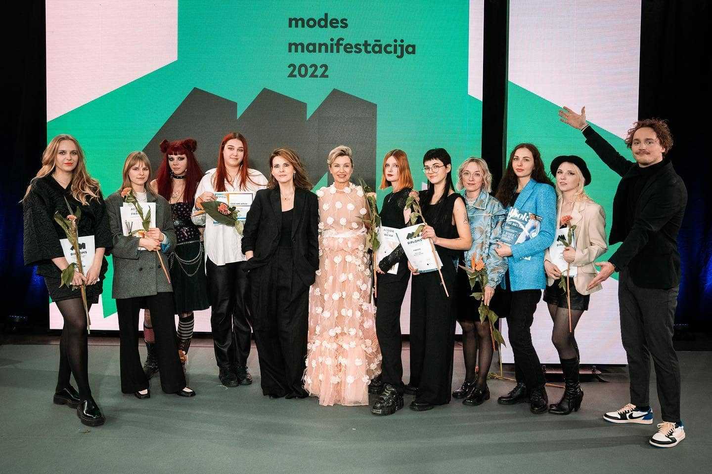 RTU studentes tērpu kolekcija atzīta par vienu no labākajām konkursā «Modes manifestācija 2022»