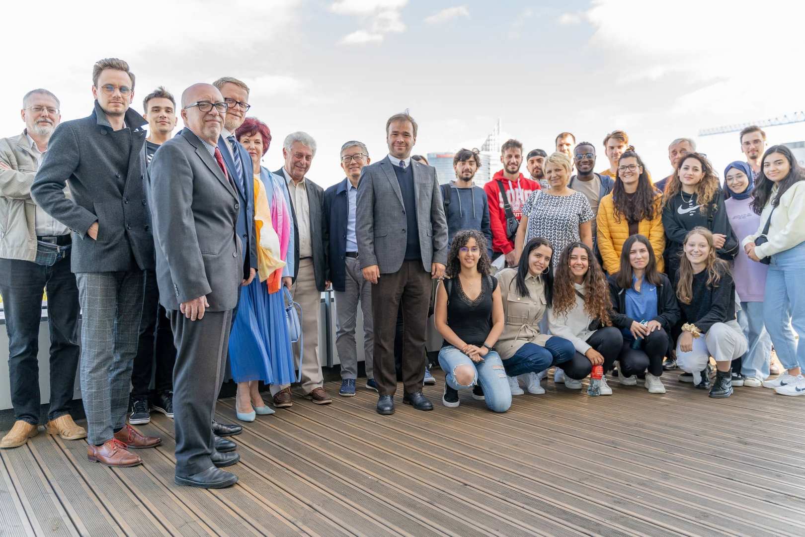 Latvijas vēstniece Itālijā un zinātņu prorektors atklāj RTU un Bergamo Universitātes vasaras skolu «Nonlinear Life»