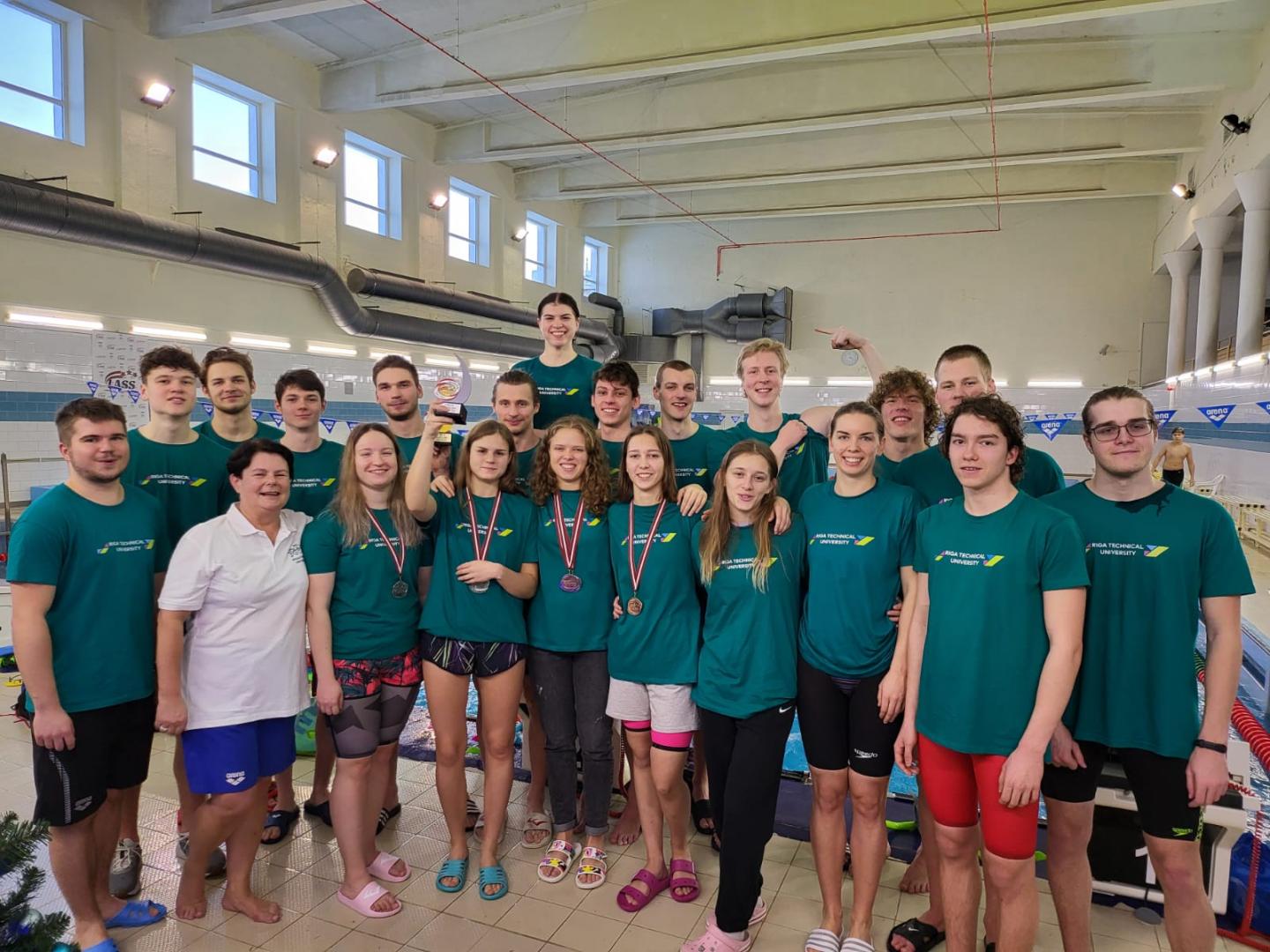 RTU sportisti izcīna godalgotas vietas Latvijas Universiādē peldēšanā