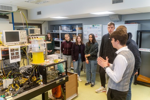 Latvijas skolēni dodas ēnot RTU zinātniekus CERN 2023
