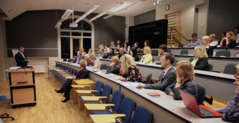 Ar unikālu video semināru atklāta RTU Rīgas Biznesa skolas Alumni auditorija