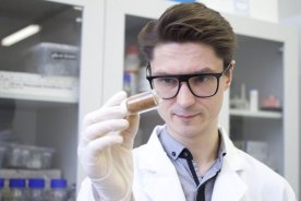 RTU zinātnieki attīsta nanoģeneratorus un uzsver to pielietojuma potenciālu