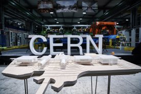 Zinātnieks Kārlis Dreimanis aicina skolēnus un skolotājus uz lekciju par daļiņu fiziku un CERN