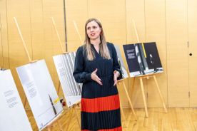 RTU vadošā pētniece Brigita Dejus savu darbu prezentē kalendārā «Zinātne Latvijai 2024»