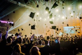 RTU visus šā gada absolventus suminās Lielajā izlaidumā