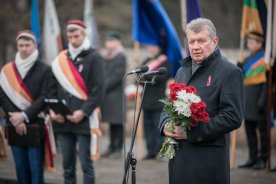 Latvijas neatkarības proklamēšanas gadadienā godina par Latvijas brīvību kritušo piemiņu