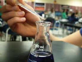 Kāpēc skolotāji mīl ķīmiju?