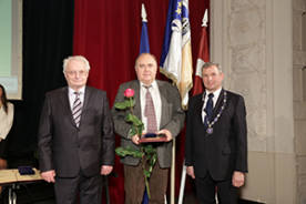 RTU profesors Andrejs Krasņikovs un četri studenti un saņēmuši LZA balvas