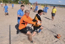 RTU pludmales futbolisti nostiprinās līderpozīcijās