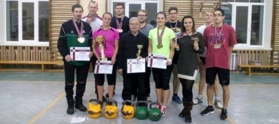 RTU komanda sesto gadu pēc kārtas uzvar Latvijas čempionātā svarbumbu celšanā
