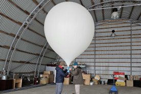 RTU studenti izstrādā un sekmīgi testē tehnoloģijas raķetes palaišanai no stratosfēras balona