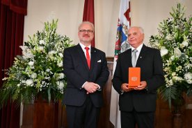 RTU profesors Jānis Grundspeņķis saņem Atzinības krustu