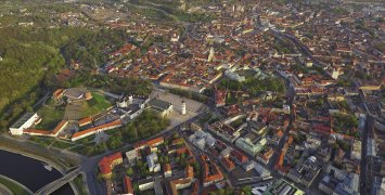 Izstādē var iepazīties ar Viļņas vecpilsētas attīstību pēdējos 25 gados